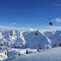 Gdzie na snowboard w Austrii? Odkryj najlepsze trasy i ośrodki