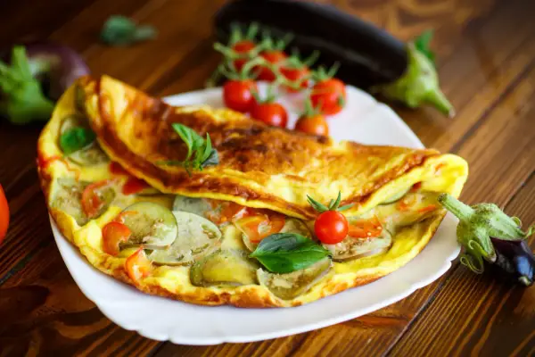 Dietetyczny omlet z warzywami: Chudnij bez wyrzeczeń w 5 minut!