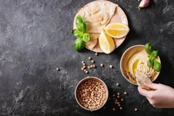  Przepis na hummus z ciecierzycy | Doskonały sposób na pyszny hummus domowej roboty  w 5 krokach